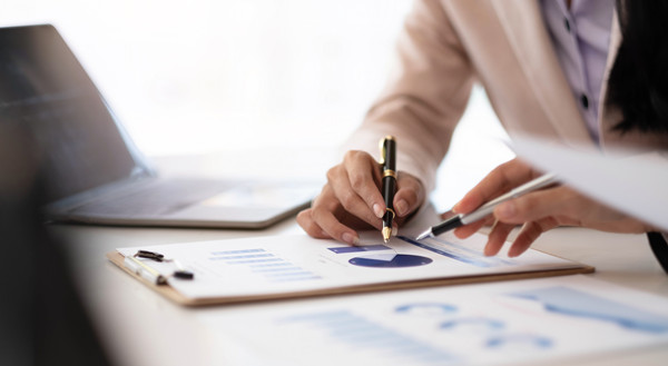 如何通過市場調(diào)研和預(yù)測制定科學(xué)的年度經(jīng)營計劃？