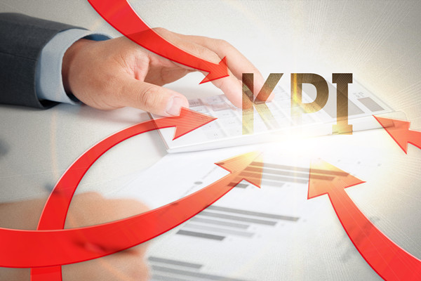 如何設計以績效為基礎的薪酬和獎勵體系？