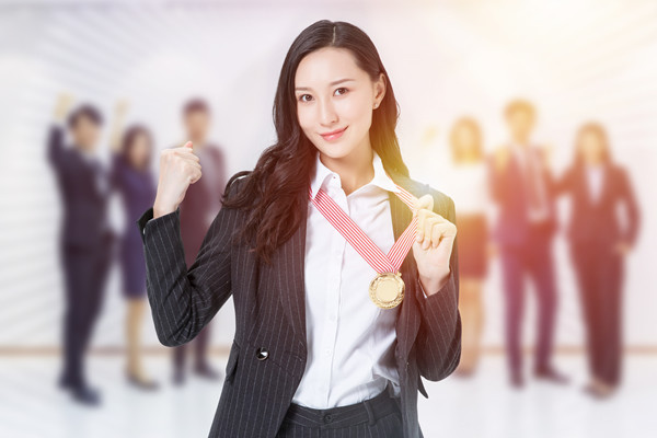 績效考核：評估員工成果，為晉升和獎懲提供依據(jù)