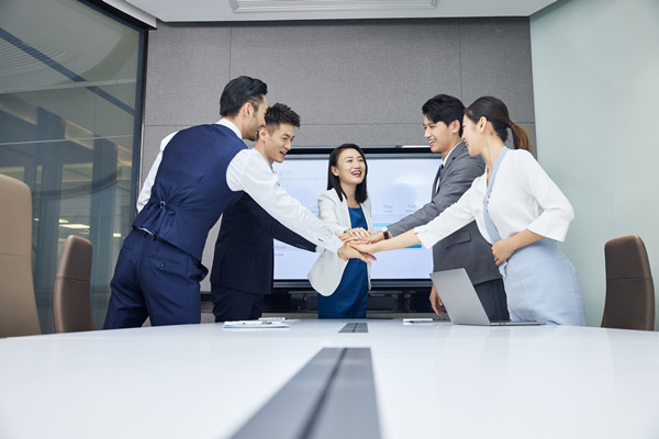 組織規(guī)劃咨詢：協(xié)助企業(yè)建立高效團(tuán)隊(duì)，提升員工素質(zhì)