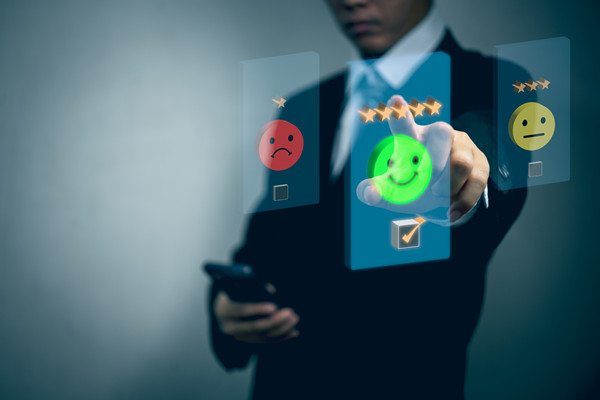 及時(shí)調(diào)整：根據(jù)反饋和評(píng)估，及時(shí)優(yōu)化戰(zhàn)略