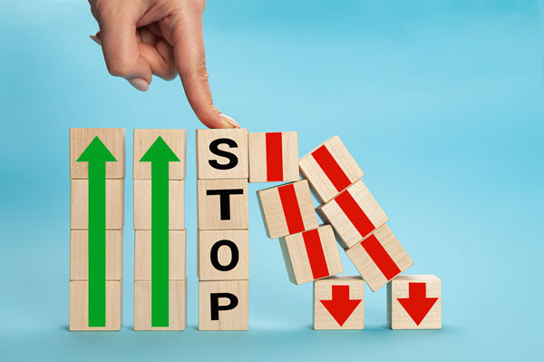 智能決策：利用數(shù)據(jù)驅(qū)動(dòng)策略，提升企業(yè)管理效能