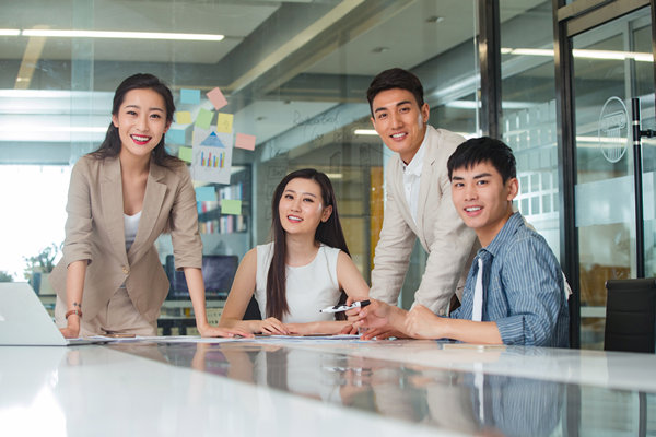 績效考核與反饋：及時反饋，指導改進