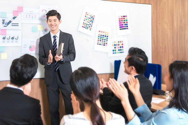 員工培訓(xùn)與發(fā)展：提升技能，實現(xiàn)卓越績效