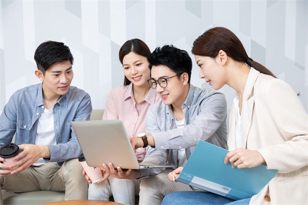 薪酬與員工發(fā)展：促進員工成長，提高工作動力