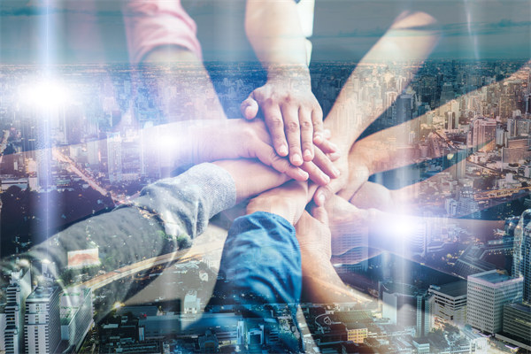 精準(zhǔn)集團(tuán)管控，提升企業(yè)核心競(jìng)爭(zhēng)力，引領(lǐng)行業(yè)變革