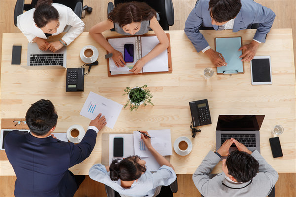 關(guān)鍵績(jī)效指標(biāo)（KPI）：明確目標(biāo)，跟蹤進(jìn)展