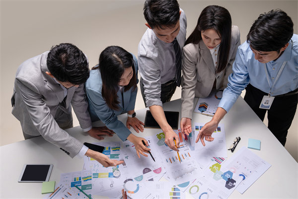 制定精準經(jīng)營計劃，引領企業(yè)穩(wěn)健發(fā)展，實現(xiàn)長遠目標