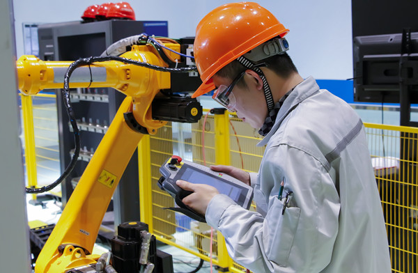 推行精益生產(chǎn)模式，提升企業(yè)運(yùn)營效率與成本效益