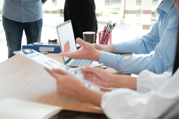 深化績效數(shù)據(jù)分析，優(yōu)化企業(yè)決策與資源配置