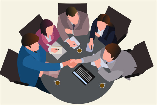 在企業(yè)管理中，專權(quán)式和民主式管理各有哪些優(yōu)缺點(diǎn)？