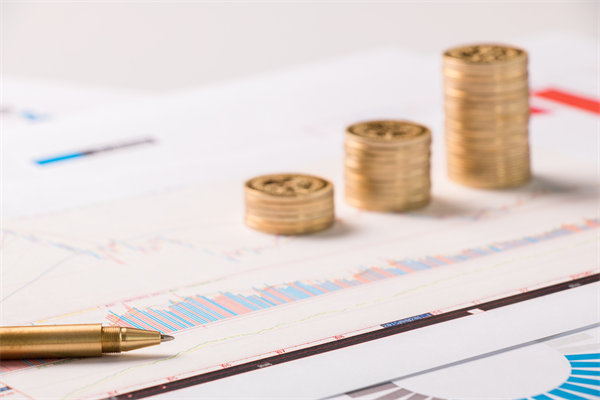 結(jié)合實際，談?wù)勂髽I(yè)在戰(zhàn)略薪酬設(shè)計時要注意哪些問題？