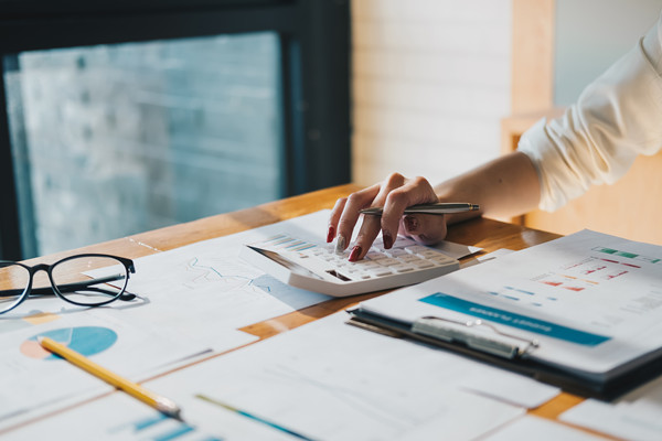 公司年度經(jīng)營計劃實現(xiàn)目標(biāo)的關(guān)鍵舉措有哪些？