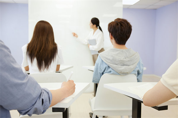 精益生產(chǎn)是制造業(yè)的思想，適合用于其他行業(yè)么？