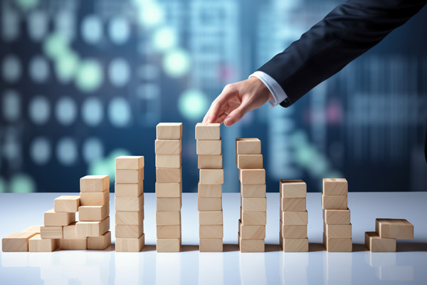 如何構(gòu)建有效的集團(tuán)風(fēng)險(xiǎn)管理框架，應(yīng)對(duì)不確定性？