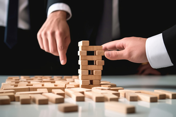 如何優(yōu)化供應(yīng)鏈以應(yīng)對(duì)突發(fā)市場需求波動(dòng)？