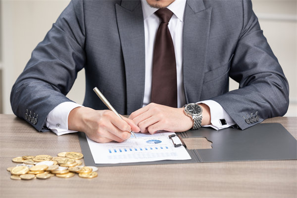 集團(tuán)財(cái)務(wù)集中管理，如何確保資金高效運(yùn)作？