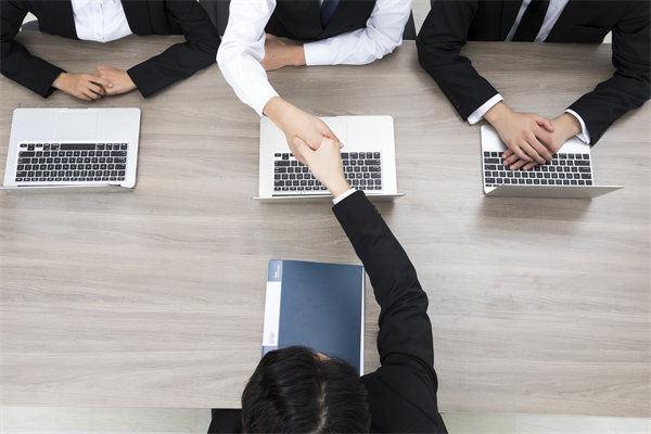 如何有效招聘并留住頂尖人才，提升團(tuán)隊(duì)競(jìng)爭(zhēng)力？