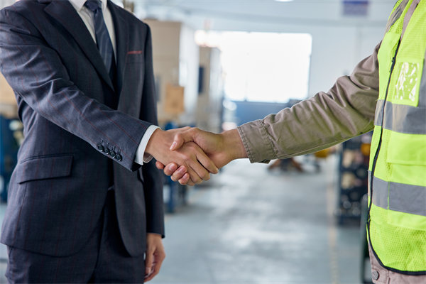 在精益轉(zhuǎn)型過程，如何克服員工抵觸情緒，促進改革？