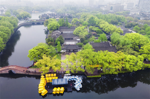 管理咨詢?nèi)绾沃幉ㄆ髽I(yè)實(shí)現(xiàn)高效運(yùn)營？