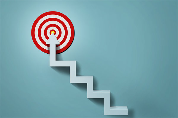 如何平衡員工個人績效與企業(yè)整體目標(biāo)，實(shí)現(xiàn)雙贏？