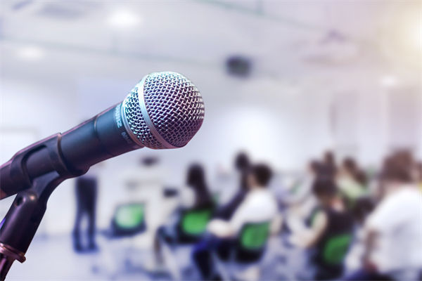 如何確保薪酬績(jī)效體系公平透明，增強(qiáng)員工信任？