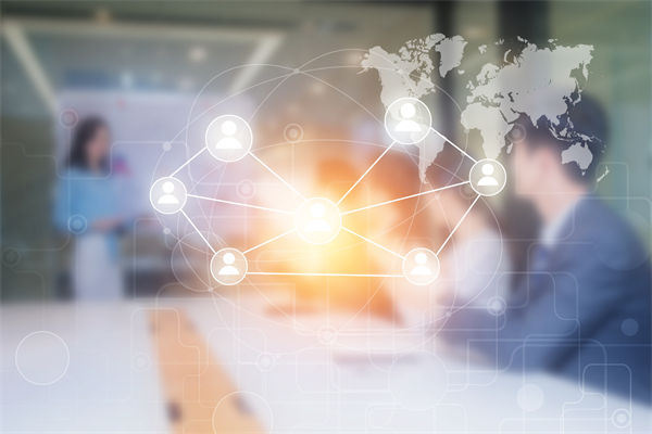 組織規(guī)劃中，如何確保戰(zhàn)略方向與市場(chǎng)需求一致？