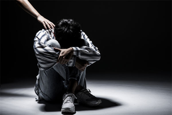 女子漏接電話被市監(jiān)所工作人員辱罵，人力資源管理有何感悟？