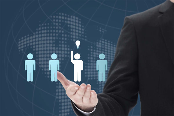 制定年度經(jīng)營計劃時，如何平衡創(chuàng)新與風(fēng)險？