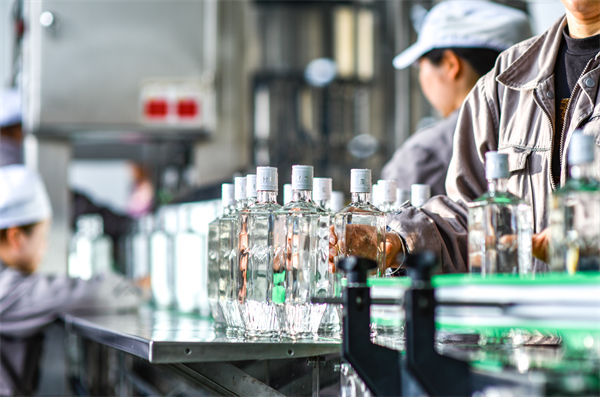 精益生產(chǎn)理念如何幫助企業(yè)實現(xiàn)持續(xù)的質(zhì)量改進(jìn)？