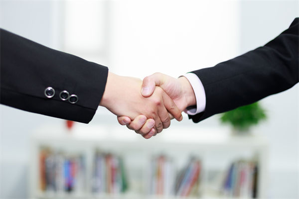 如何通過人力資源管理提升企業(yè)核心競(jìng)爭(zhēng)力？