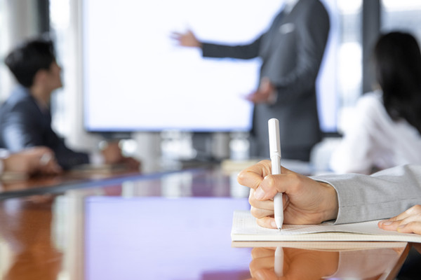 企業(yè)的會議管理制度不完善，如同虛設(shè)怎么辦？