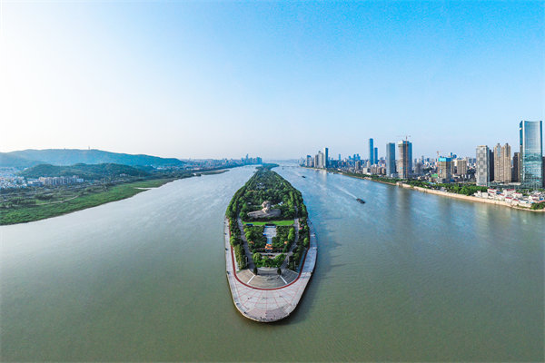 長沙戰(zhàn)略咨詢公司如何幫傳統(tǒng)企業(yè)突破發(fā)展瓶頸實現(xiàn)轉(zhuǎn)型？