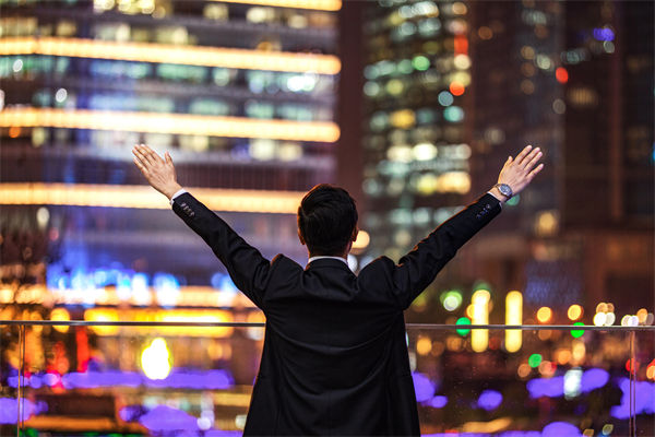 行業(yè)薪酬競爭激烈，企業(yè)怎樣優(yōu)化薪酬吸引頂尖人才？