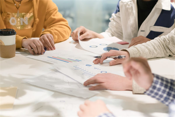 員工培訓(xùn)無效、成長慢，人力資源管理怎樣定制高效方案？