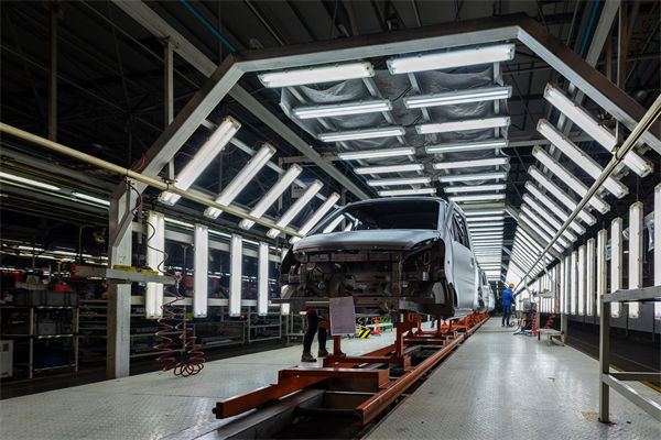 制造業(yè)管理分析：外貿(mào)廠家緊急召回員工三班倒趕工