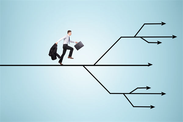 29歲女演員回應(yīng)在餐廳當(dāng)服務(wù)員，人力資源怎么看？