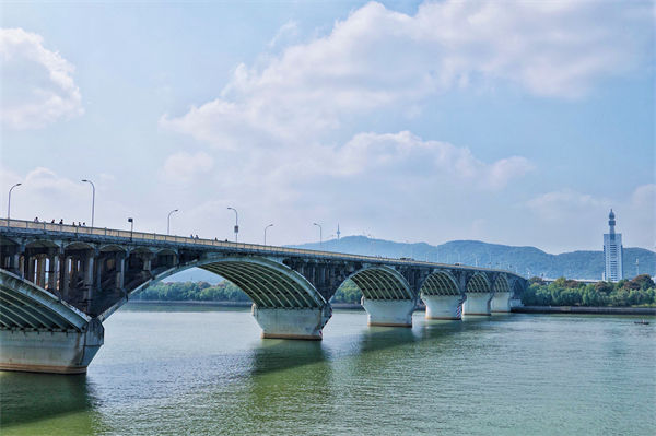 長沙湘江特大橋突發(fā)大火，組織規(guī)劃管理有何啟示？