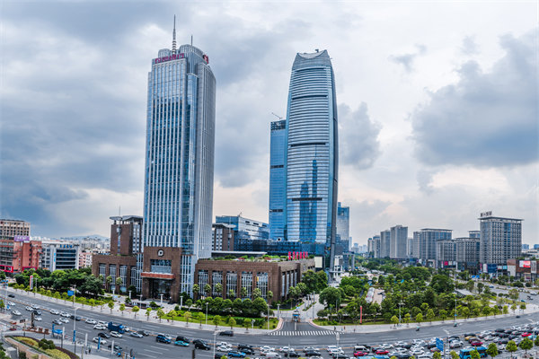 企業(yè)卡在增長瓶頸管理老套，東莞管理咨詢能劈開新路嗎？